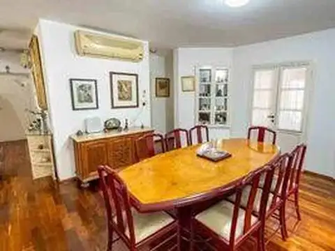 Casa venta en Country Jockey 3 dormitorios 3 baños pileta fondo golf