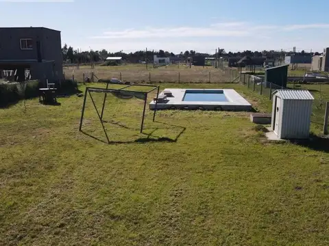 Venta Terreno con Pileta Barrio Las Calandrias