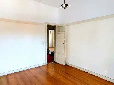 Casa 5 ambientes con 1 baño