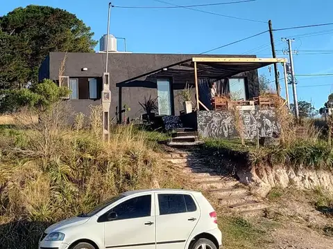 Casa 2 ambientes a 7 cuadras del mar