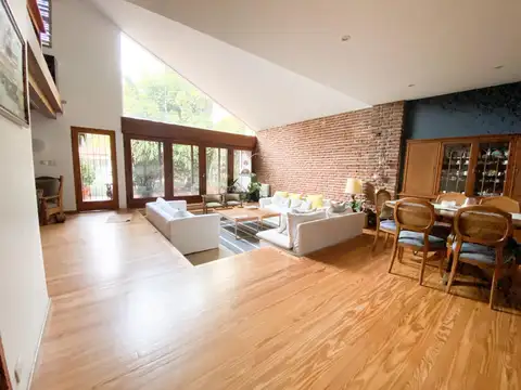 Casa 6 ambientes con 4 baños