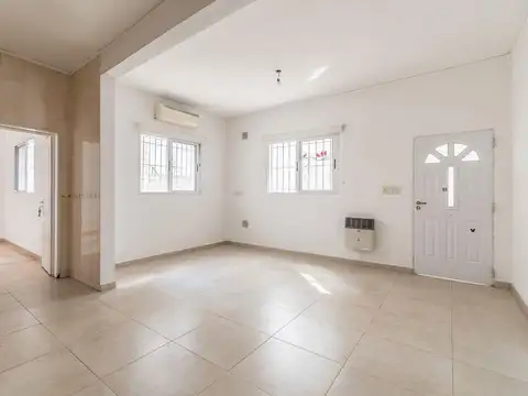 Depto Tipo Casa 3 ambientes con 1 baño