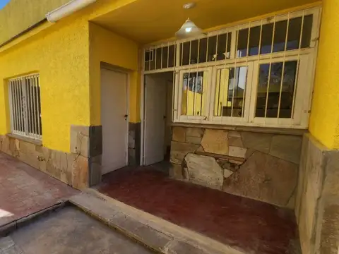Venta Casa en 6° Sección a pasos de Parque Central