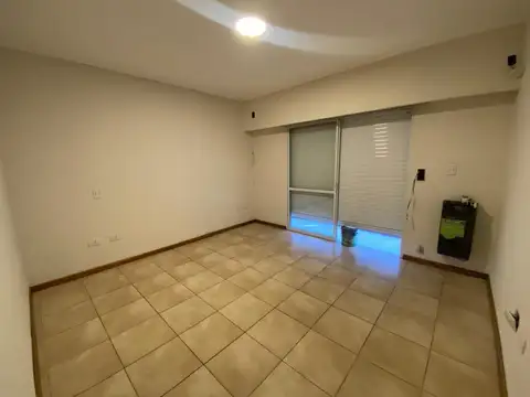 Departamento 3 amb, c/patio y balcón