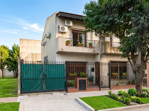 VENTA IMPONENTE RESIDENCIA DE 160 m² EN 2 PLANTAS
