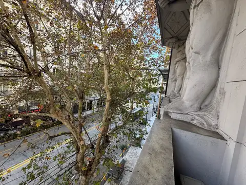 PISO 4 AMB EN VENTA EN EDIFICIO EMBLEMÁTICO EN RECOLETA  - Barrio Norte