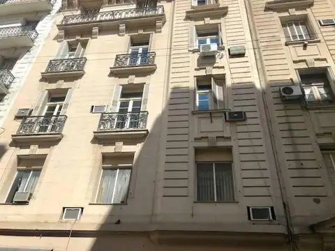 Lavalle al 400, 2 piso. Edificio de categoría. Sup 124 m2.