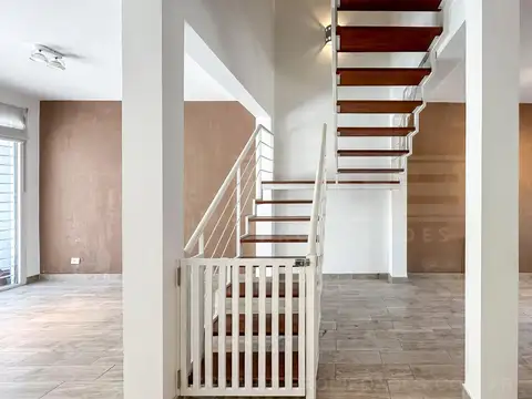 Casa en Alquiler en Olivos, USD 2.850