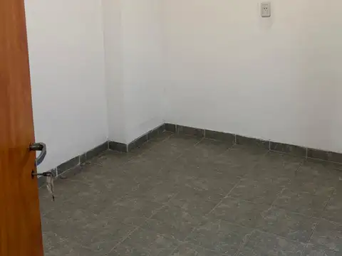 Local en Alquiler en Burzaco Este, $ 550.000