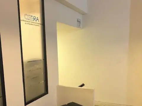 Bolívar al 400- Excelente local de dos plantas