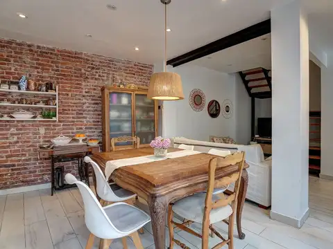 Depto Tipo Casa 5 ambientes con 2 baños