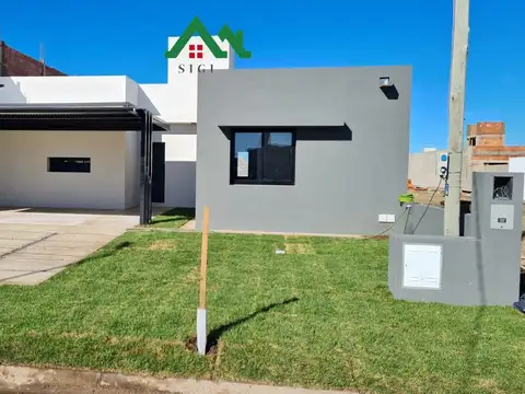 Casa en venta de 3 dormitorios con cochera y seguridad 24 hs ENTREGA + Financiacion