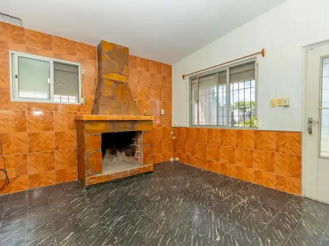 Casa 3 ambientes con 1 baño