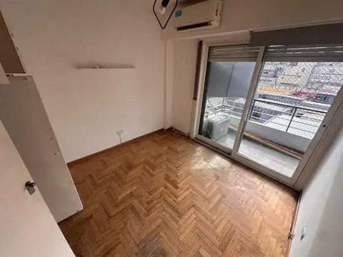 SE VENDE DPTO 3 ABM. CON BALCON AL FRENTE EN BARRIO NORTE