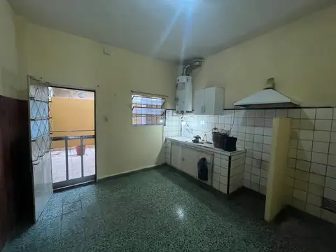 Depto Tipo Casa en Alquiler en Centro, $ 400.000