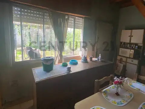 Casa 4 ambientes con 1 baño