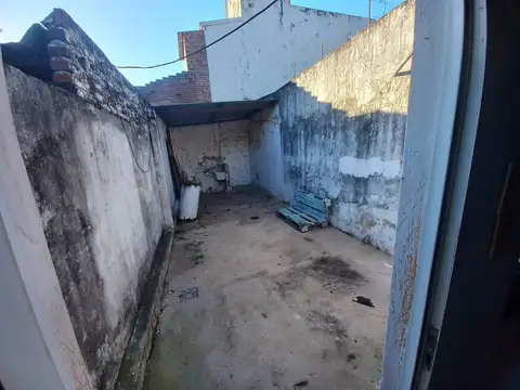 CASA 1 DORMITORIO EN ALQUILER - BARRIO ESCALANTE