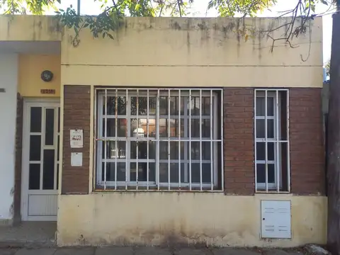 CASA 1 DORMITORIO EN ALQUILER - BARRIO ESCALANTE