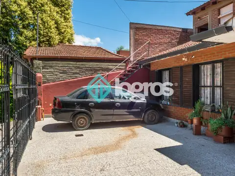 Casa 6 ambientes con 2 baños