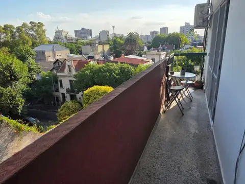 EXCELENTE 3 AMBIENTES AL CONTRA FRENTE