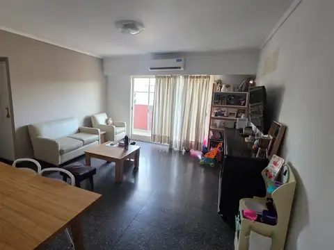 EXCELENTE 3 AMBIENTES AL CONTRA FRENTE