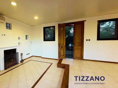 Casa 5 ambientes con 4 baños