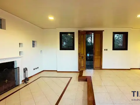 Casa en Alquiler en Club El Carmen, USD 1.700