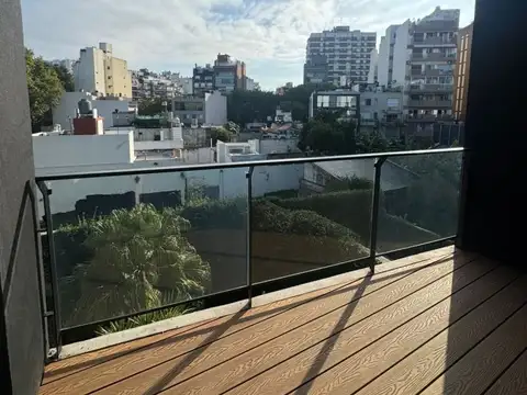 1 AMBIENTE CON BALCÓN Y PARRILLA EN ALQUILER
