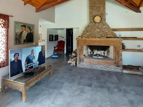 Casa en Venta en Barrio Parque Leloir, USD 800.000