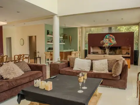 Casa 6 ambientes con 3 baños