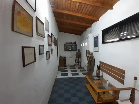 Venta casa de 5 ambientes a reciclar en el centro de Escobar