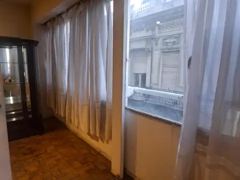 Avenida Hipólito Yrigoyen 1400, Piso 2