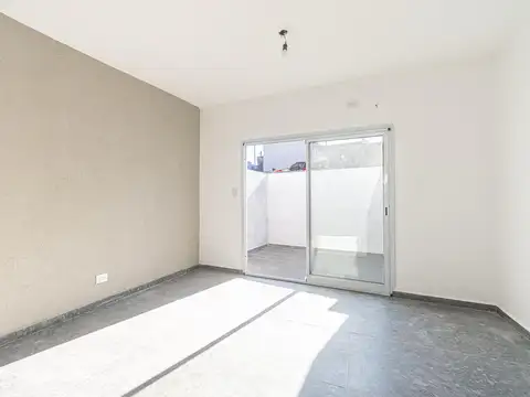 Depto Tipo Casa en Venta en Parque Chacabuco, USD 94.000