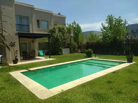 Av de los Lagos 5300