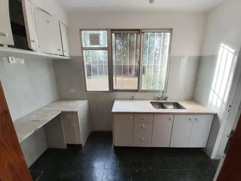 Casa en Alquiler con 1 cochera