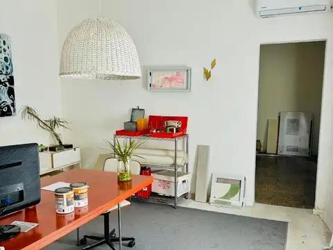 Casa 6 ambientes con 2 baños