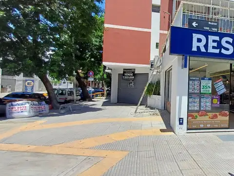 Local comercial en venta en esquina en Av. Suarez al 1300 Barracas CABA