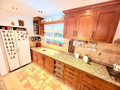 Casa en Venta con 5 cocheras