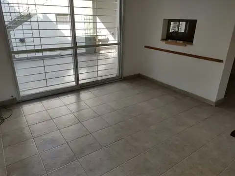 Departamento en Alquiler en Alberdi, $ 700.000