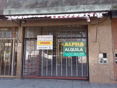 Local (en 4 niveles) de 5 x 20 mts. aprox. en alquiler