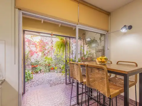 Duplex en venta de 3 ambientes con patio y cochera en Villa Sarmiento