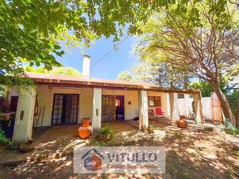 ¡Oportunidad única en Loma Bola, dos casas x una!