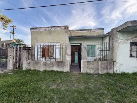 Lote c/Casa a Demoler en Villa Elisa