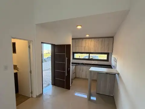 Casa 3 ambientes con 2 baños