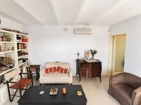 Depto Tipo Casa en Venta 90 años