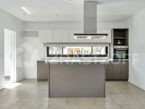 Casa en Alquiler en Santo Tomas, USD 1.500