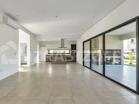 Casa en Alquiler de 3 dormitorios