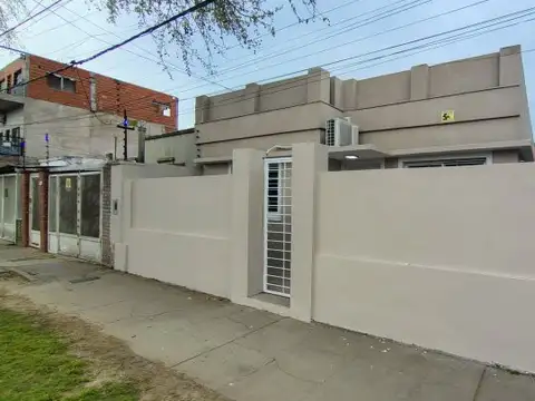 Casa reciclada nueva en Bº Parque Casas