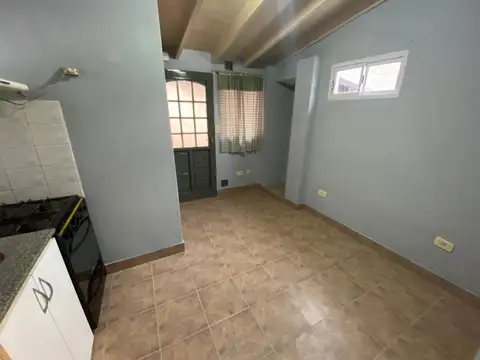 Depto Tipo Casa en Alquiler en Mataderos, $ 550.000