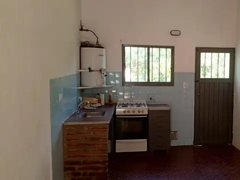 Casa 3 ambientes con 1 baño